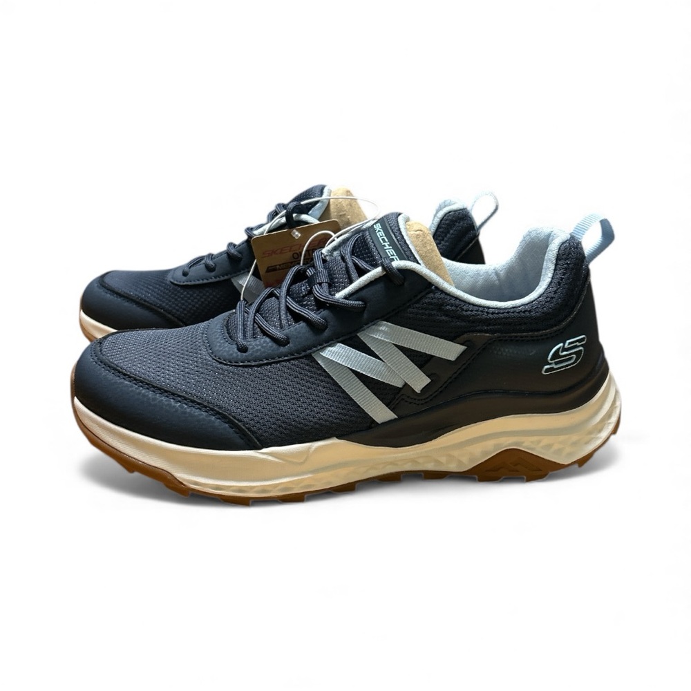Skechers Outdoor memory foam women’s size 8 sneakers - Picture 3 of 6